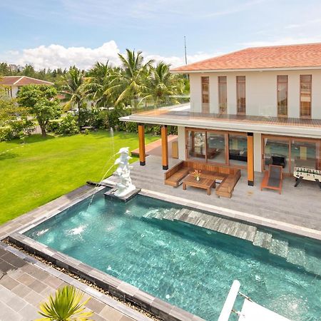 Deluxe Beach Villas By Danatrip Da Nang Exterior foto