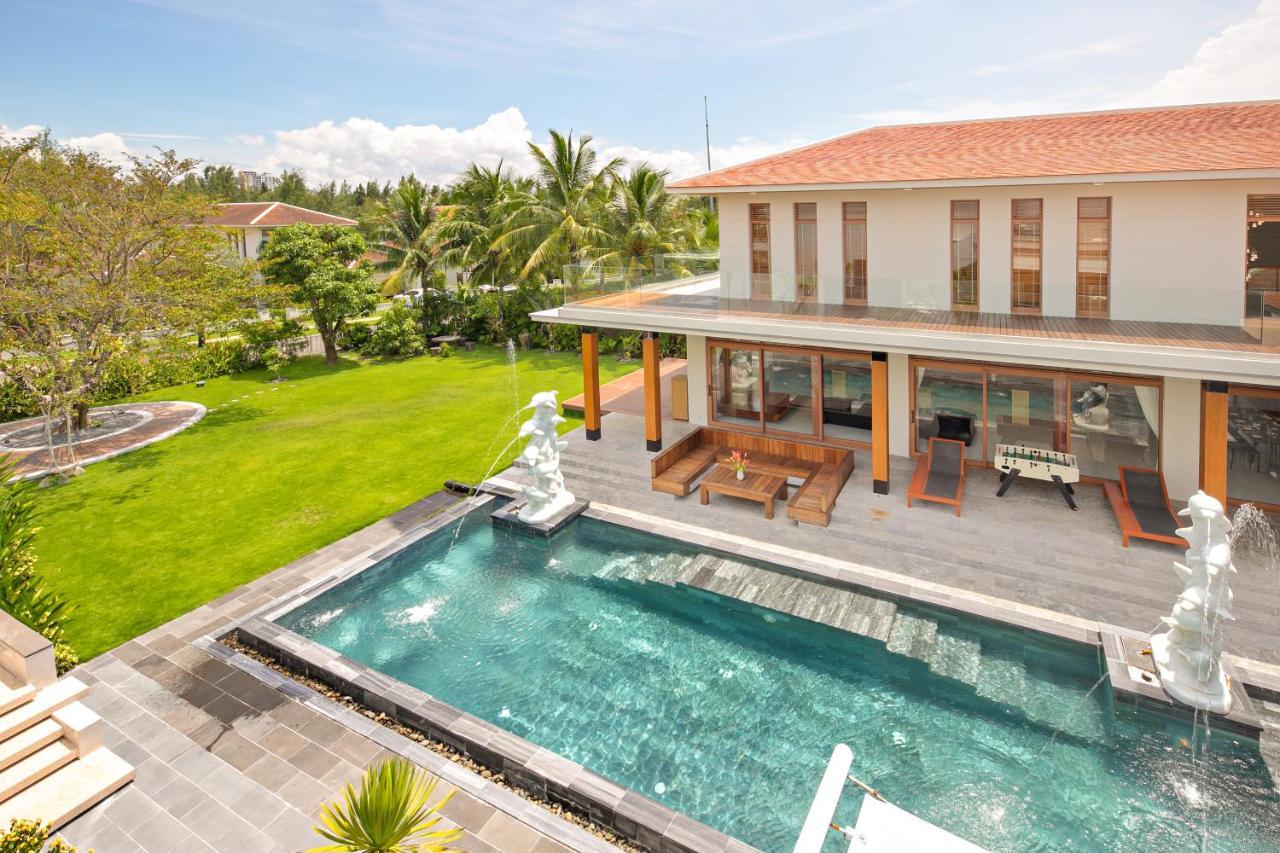 Deluxe Beach Villas By Danatrip Da Nang Exterior foto