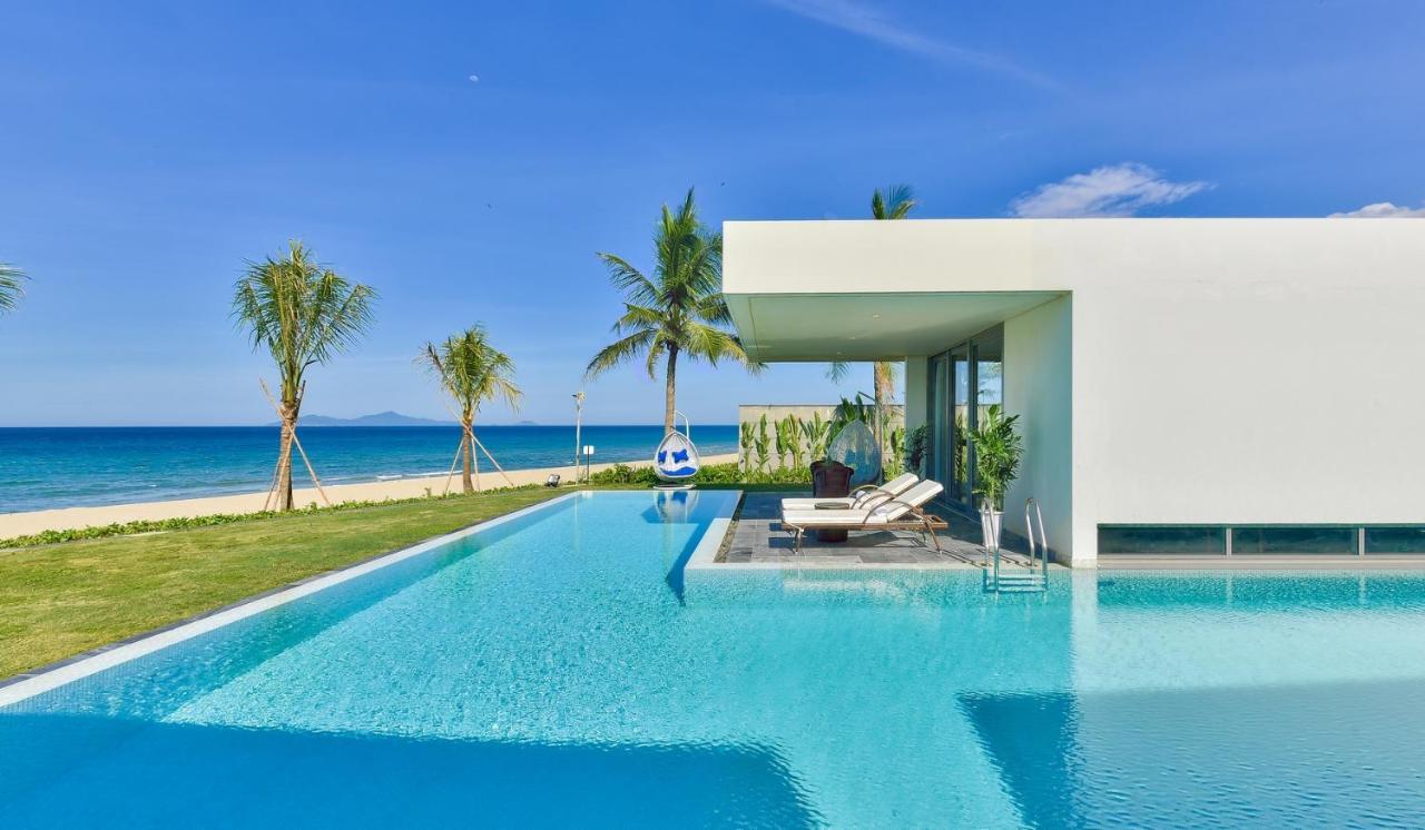 Deluxe Beach Villas By Danatrip Da Nang Exterior foto