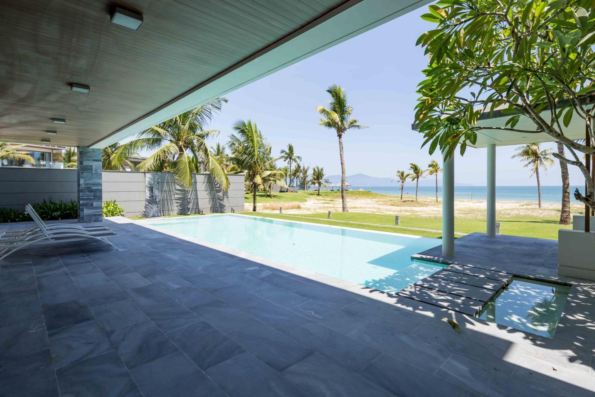 Deluxe Beach Villas By Danatrip Da Nang Exterior foto