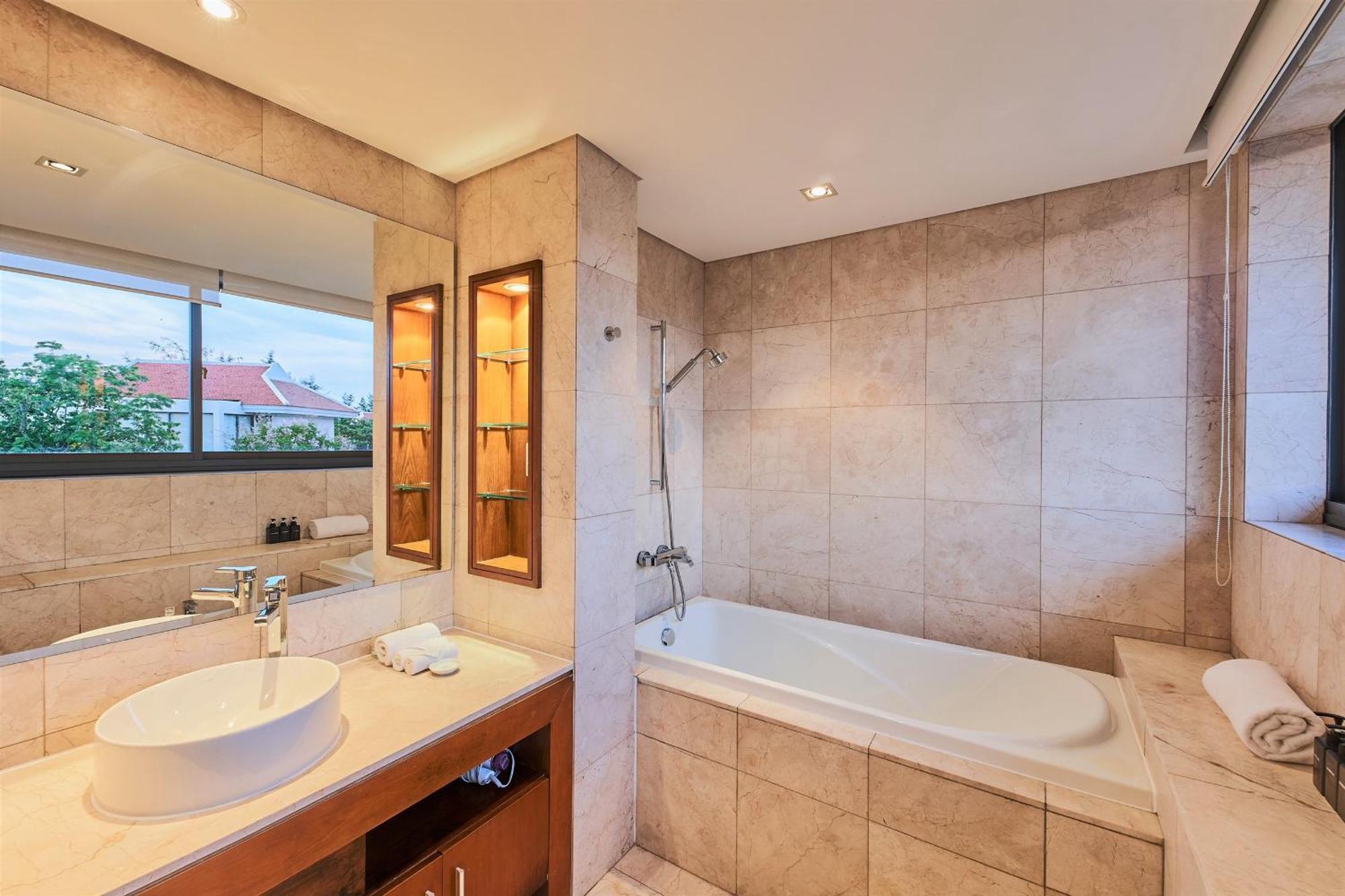 Deluxe Beach Villas By Danatrip Da Nang Habitación foto